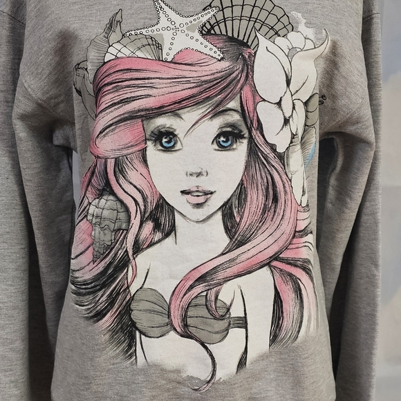 DISNEY PRINCESS | LITTEL MERMAID ARIEL GRAPHIC CREW NECK SWEATSHIRT - NW… - Picture 4 of 16